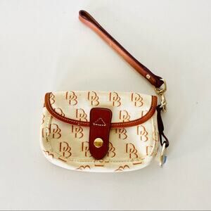 DOONEY & BOURKE Cream Tan Brown Logo Leather Cloth Wristlet Snap Wallet Clutch